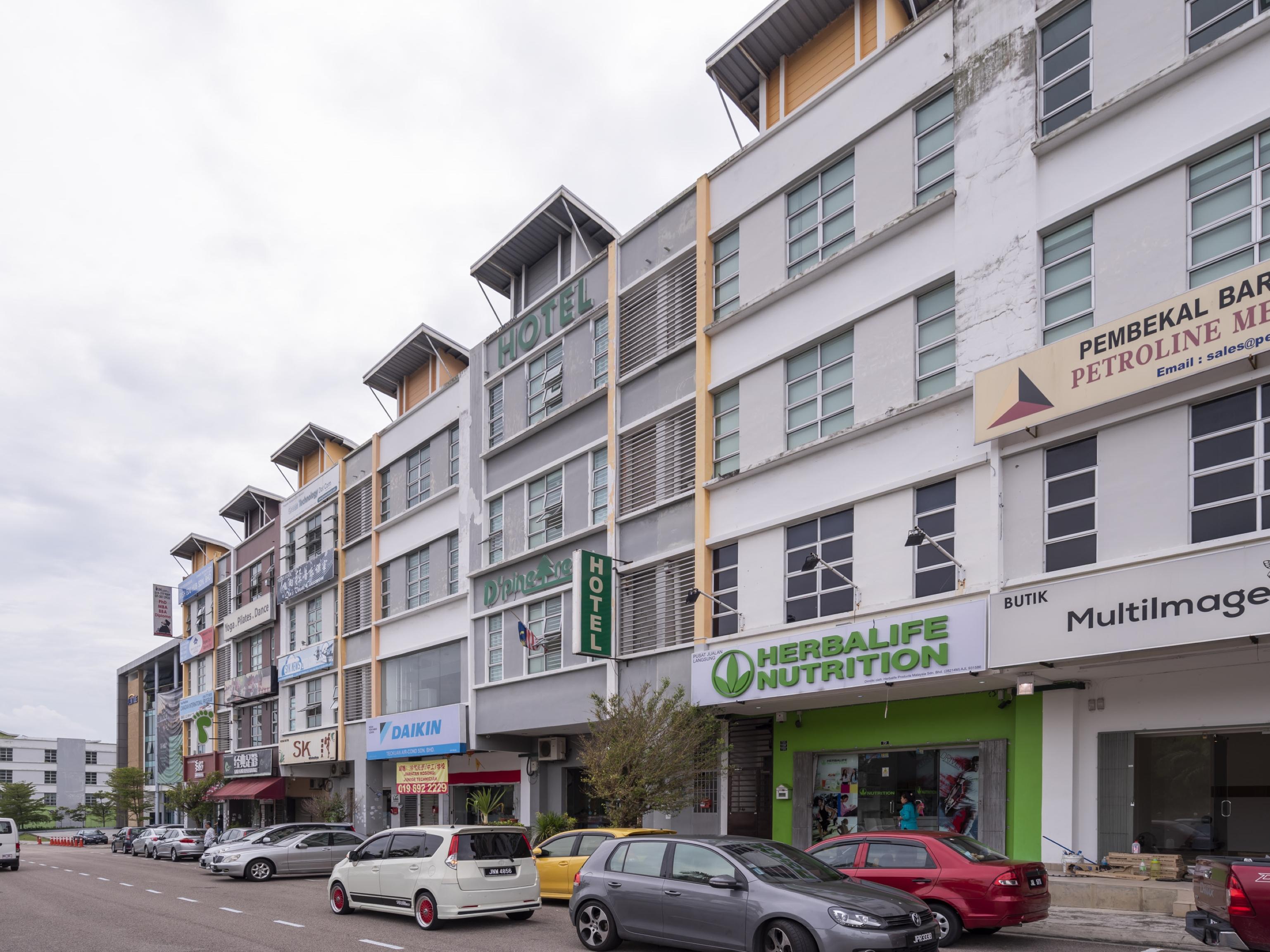 D'Pinetrees Hotel Johor Bahru Extérieur photo